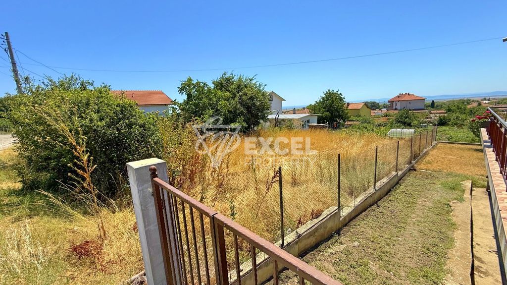 Property photo 2 of 8