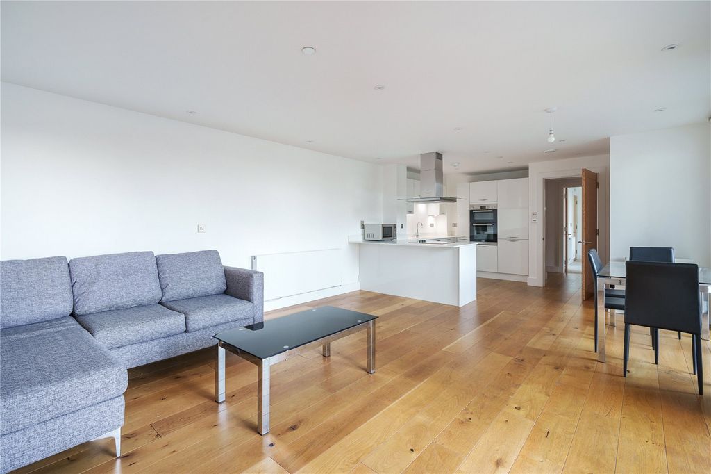 Property photo 3 of 12 Picture No. 18