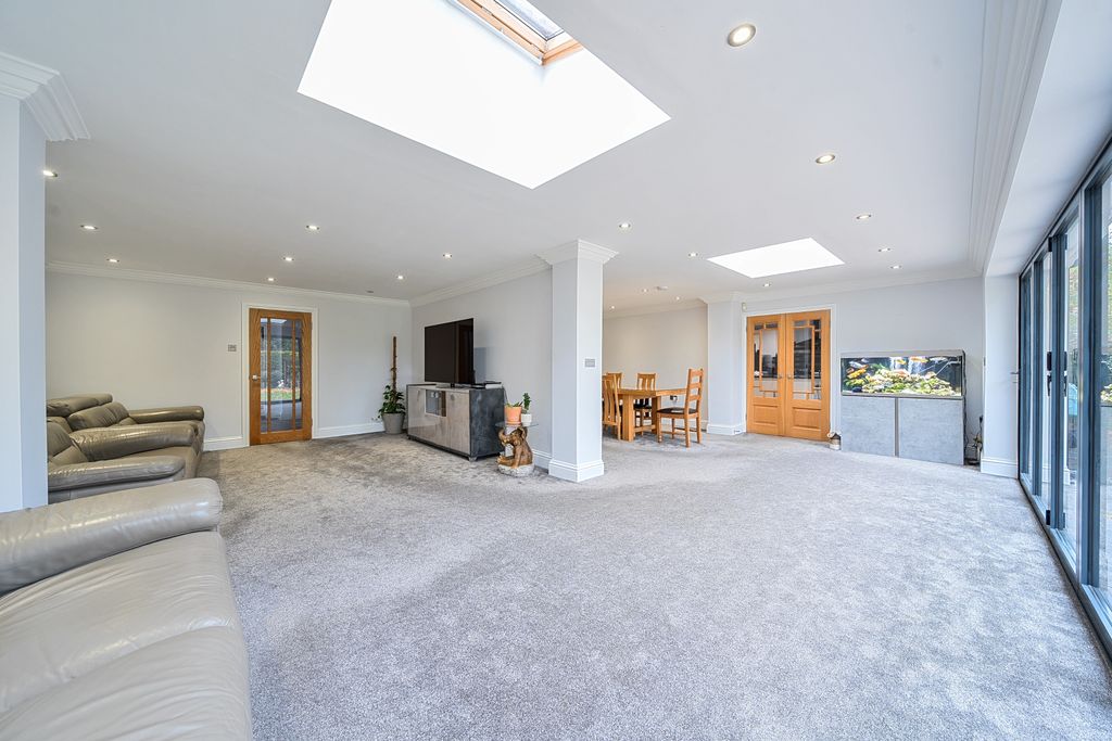 Additional image 6 of 6 bed detached house for saleNewlands Drive, Maidenhead SL6