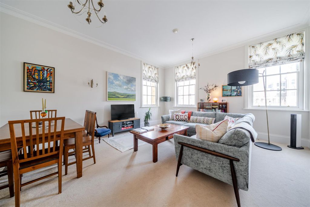 Property photo 2 of 17 Sitting/Dining Room