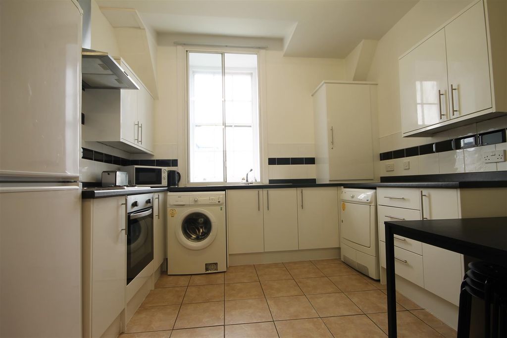 Property photo 2 of 10 18231.Jpg