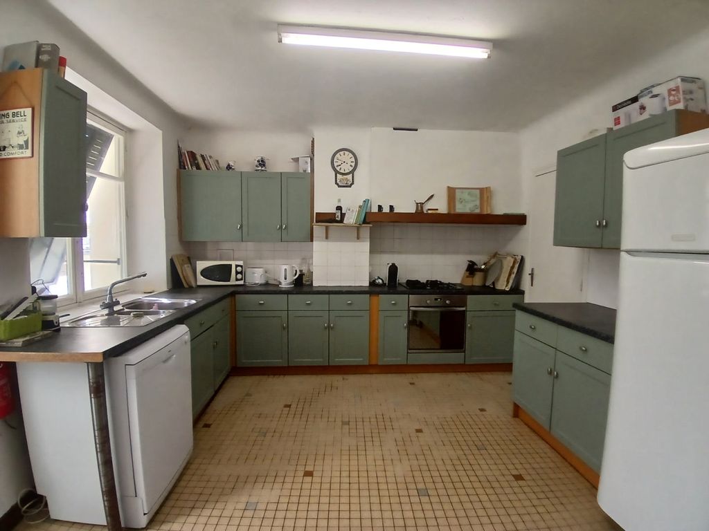 Property photo 3 of 22