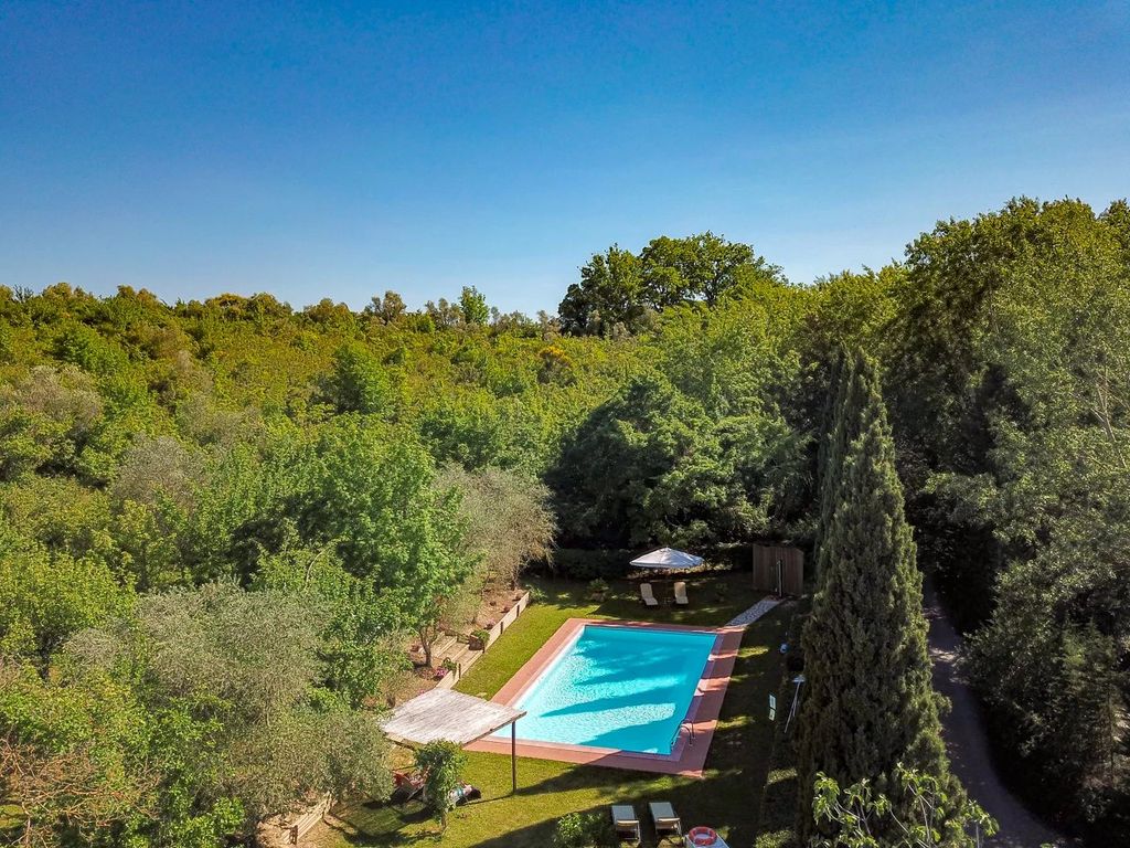 Property photo 2 of 44