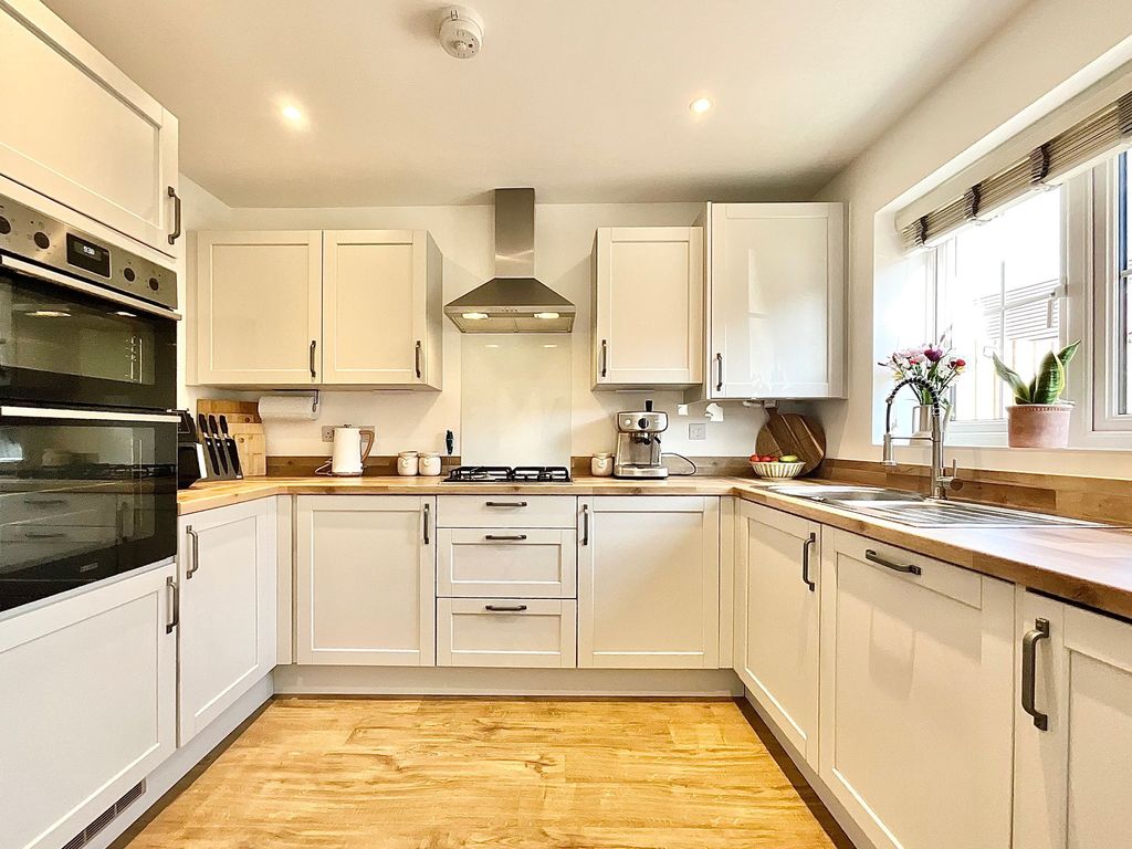 Property photo 3 of 24