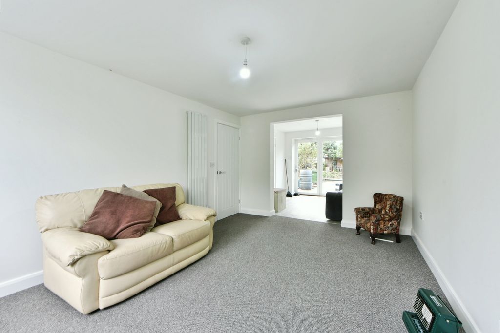 Property photo 3 of 13 Image 2