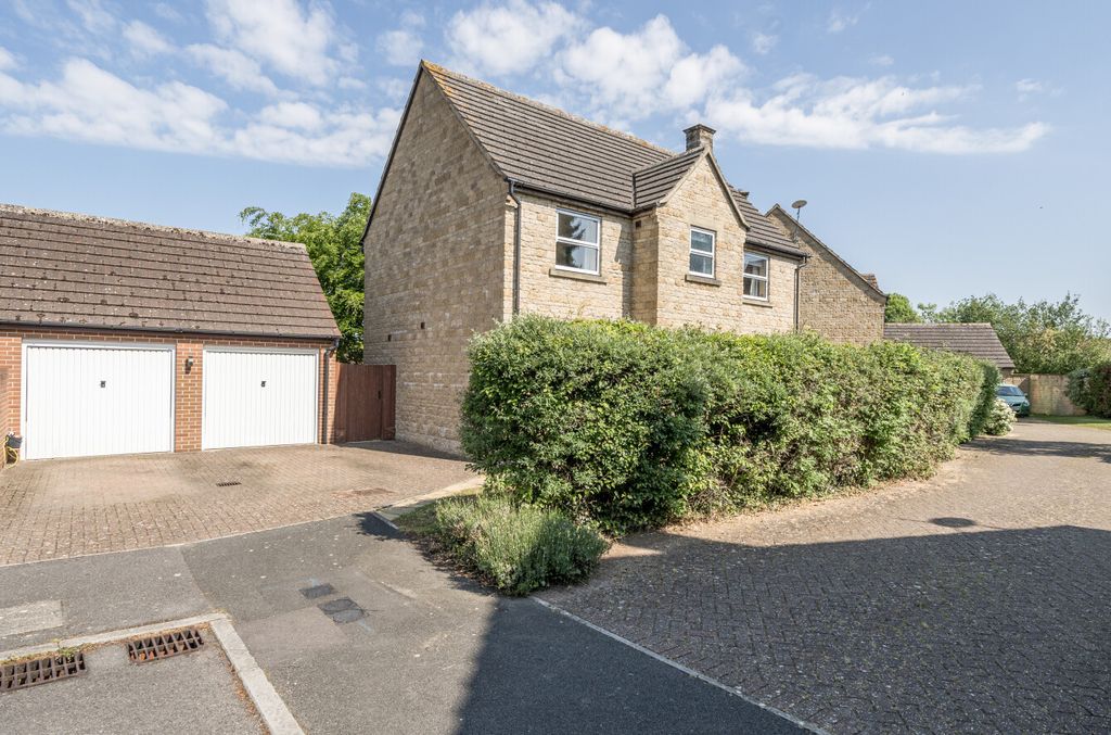 Property photo 1 of 13 Front