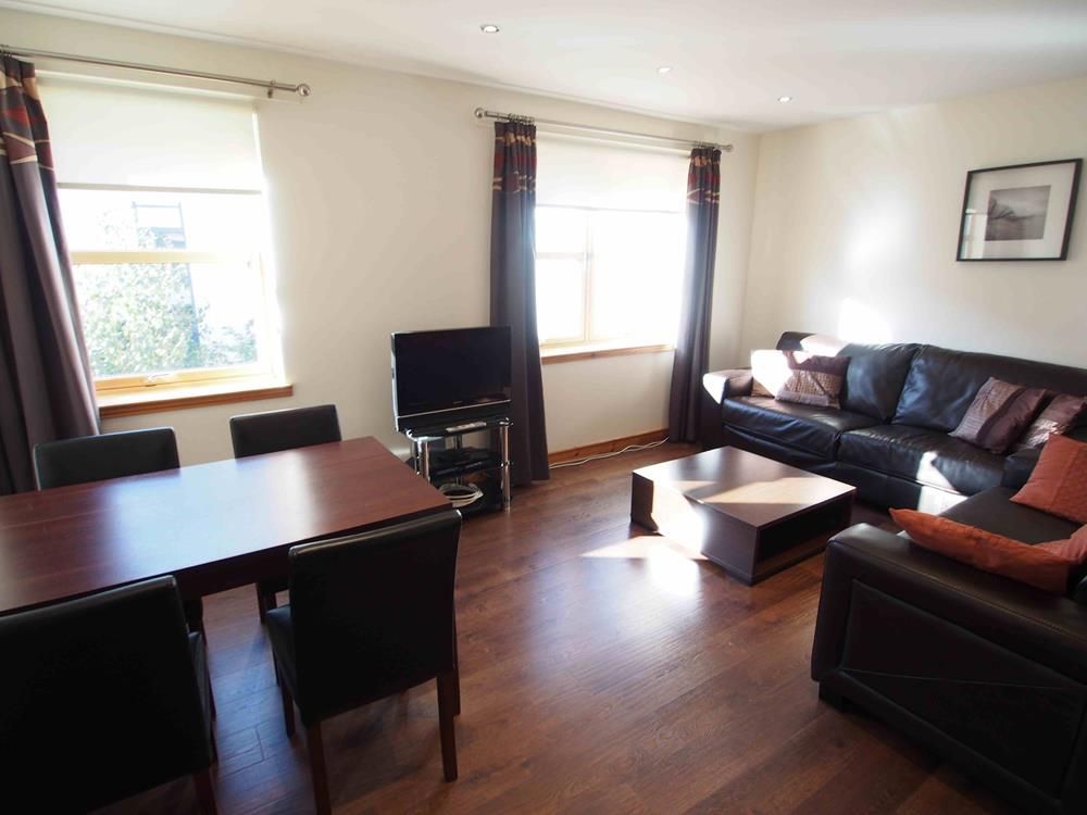 Property photo 2 of 14 Lounge