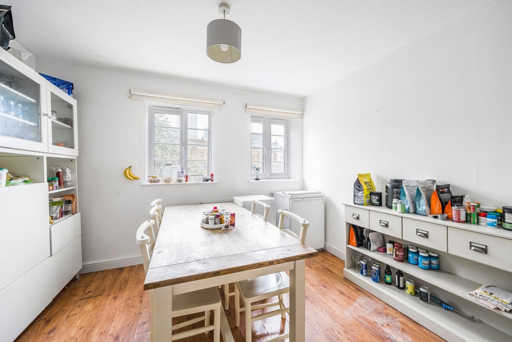 Property photo 3 of 9