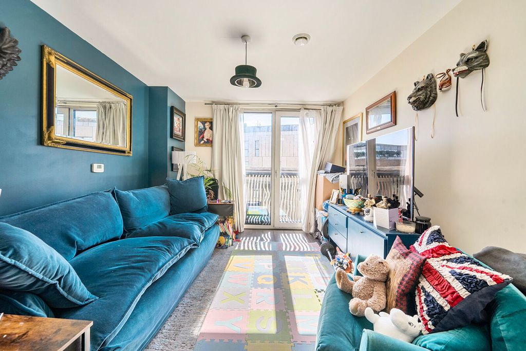 Property photo 3 of 17