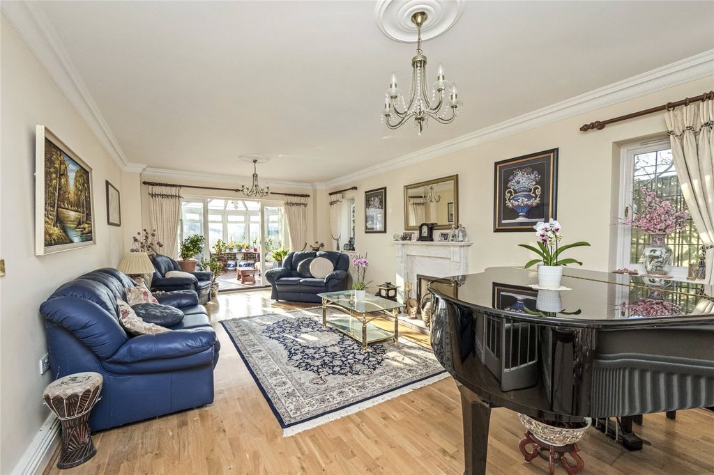 Property photo 3 of 24 Interior