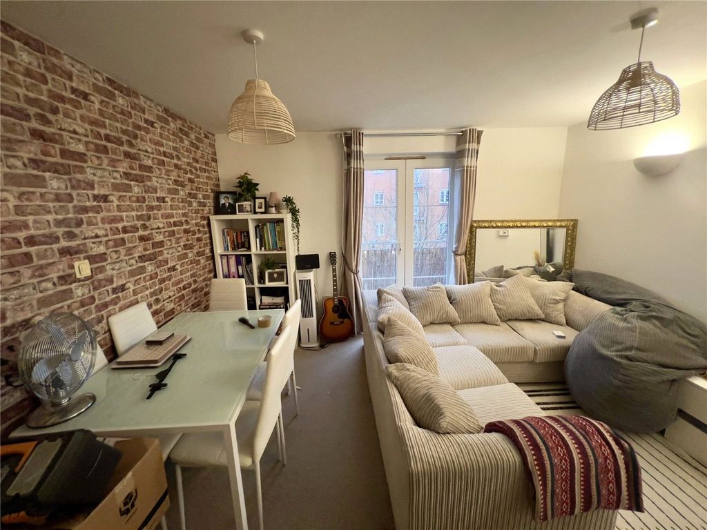 Property photo 2 of 11 Picture No. 04