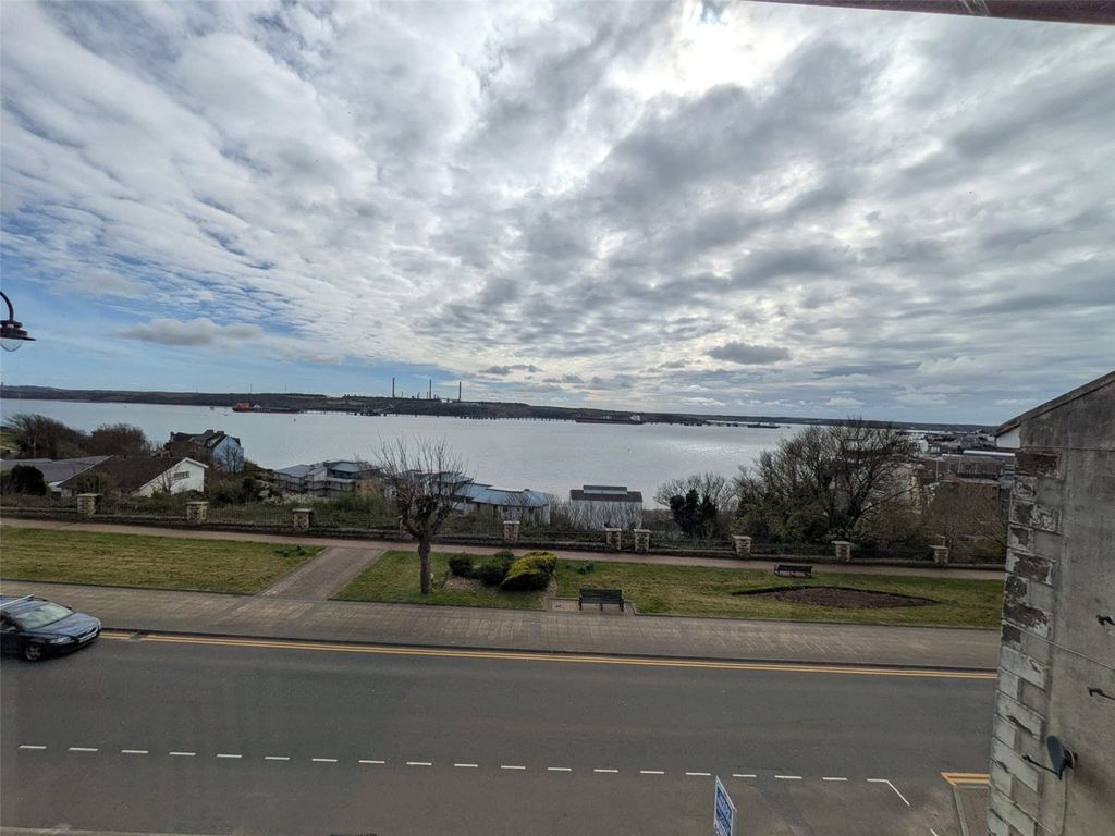 Additional image 12 of 2 bed flat to rentFlat 3, Lansdowne Court, Hamilton Terrace, Milford Haven, Pembrokeshire SA73