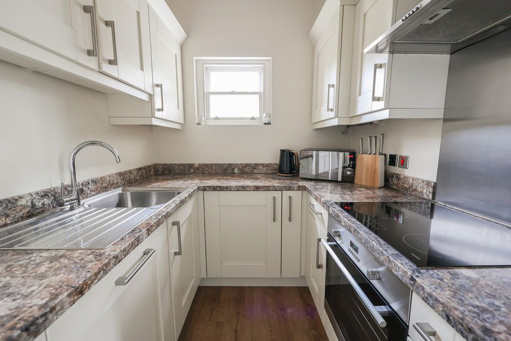 Property photo 1 of 14 4269321