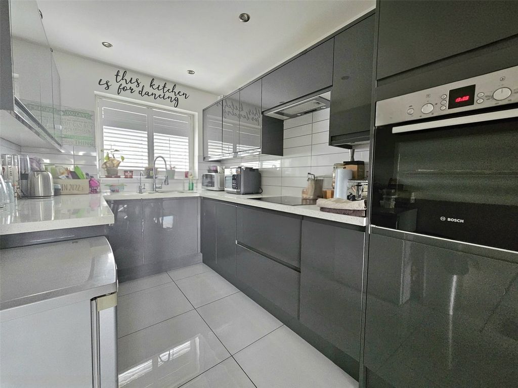 Property photo 2 of 13 Picture No. 02