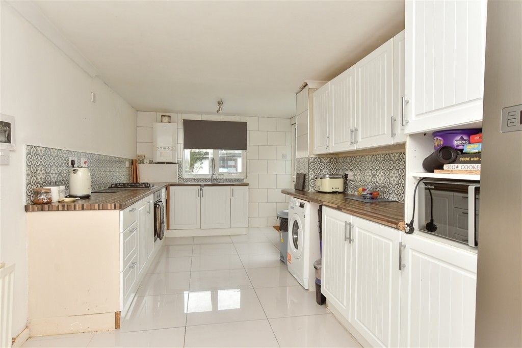 Property photo 3 of 10 Kitchen/Breakfast Room