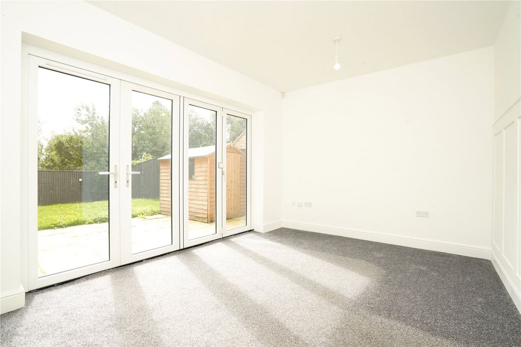 Property photo 2 of 27 Picture No. 06