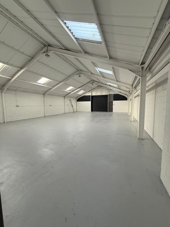 Property photo 1 of 2