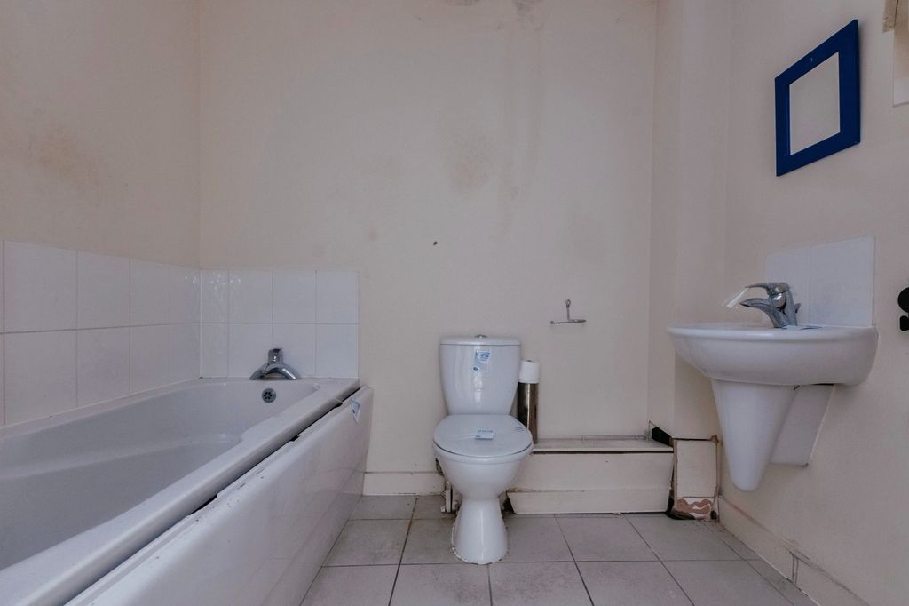 Property photo 3 of 16 Pbox-Img.Jpg