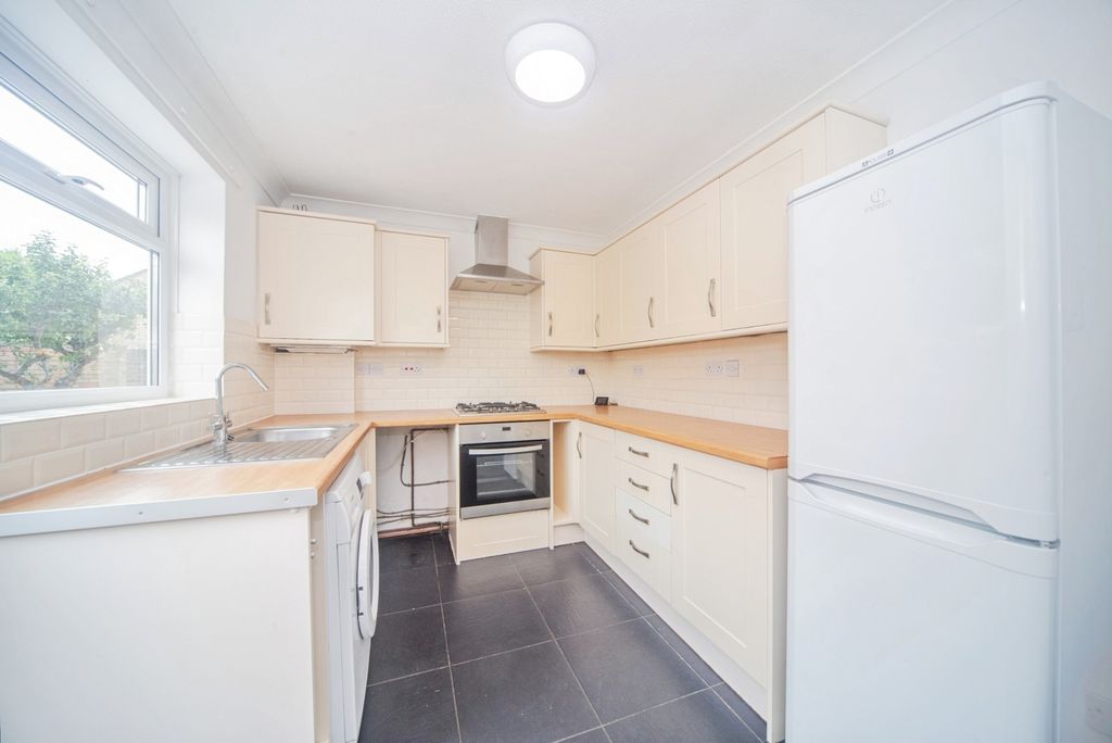 Property photo 3 of 17 Pbox-Img.Jpg