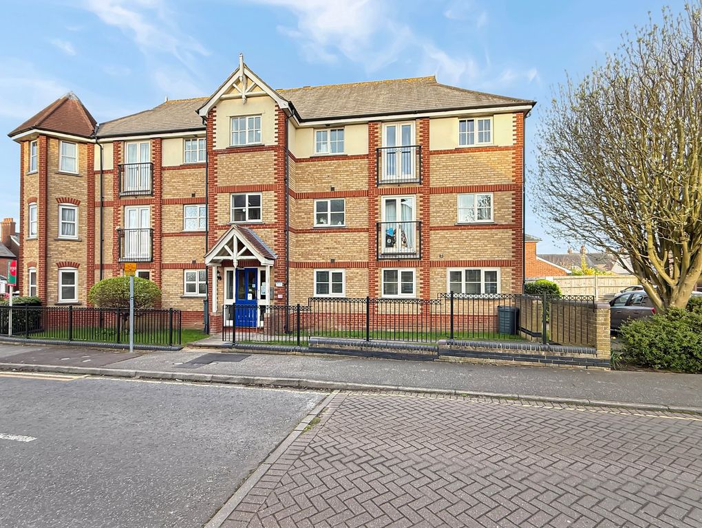 Property photo 1 of 11