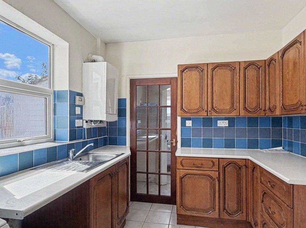 Property photo 2 of 11 Picture No. 16