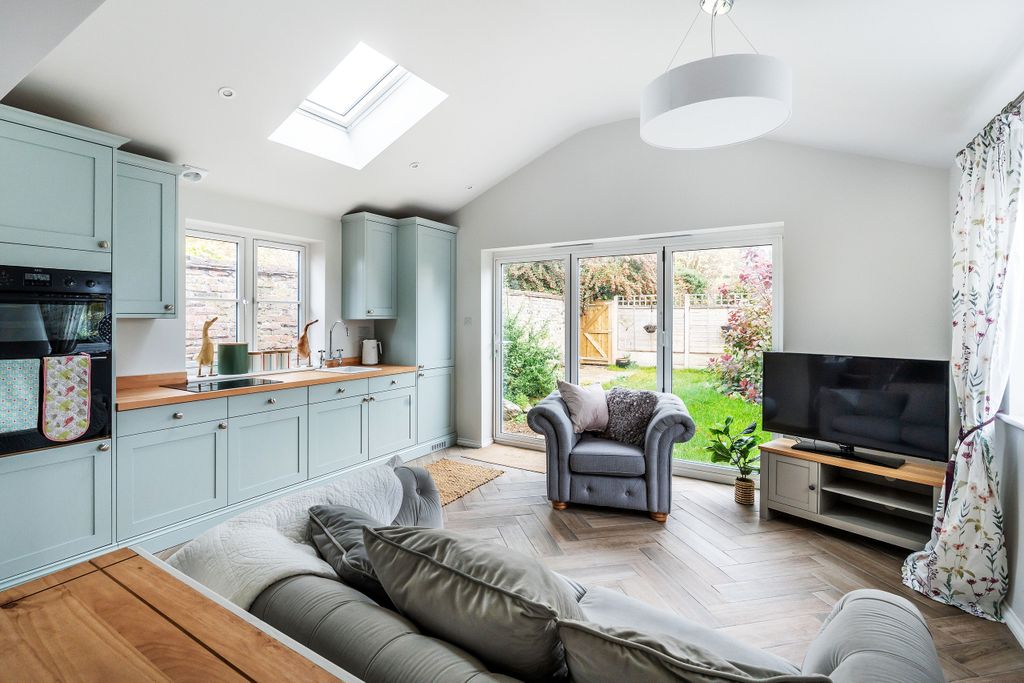 Property photo 2 of 30 1B-Orchard-Way-11