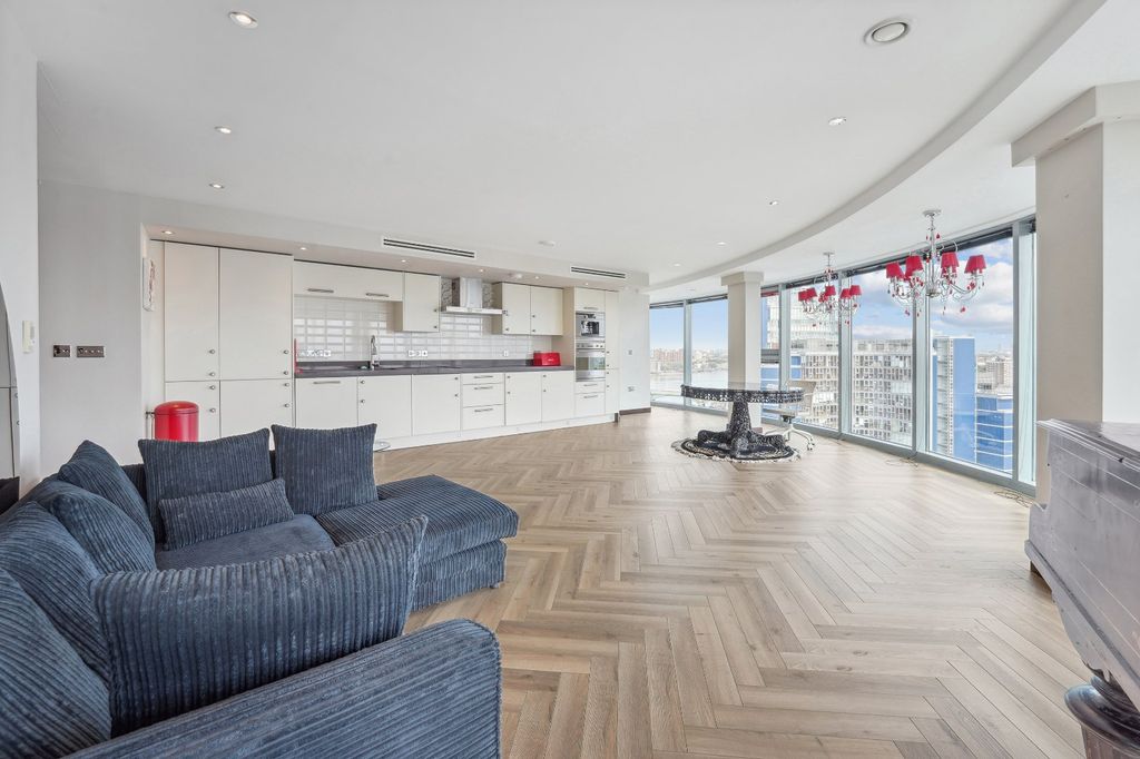 Property photo 2 of 13 Picture No. 03