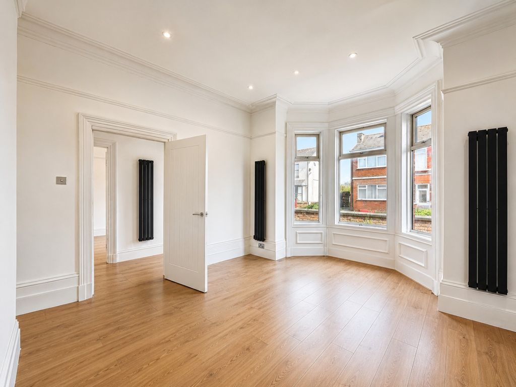 Property photo 2 of 15 5386341