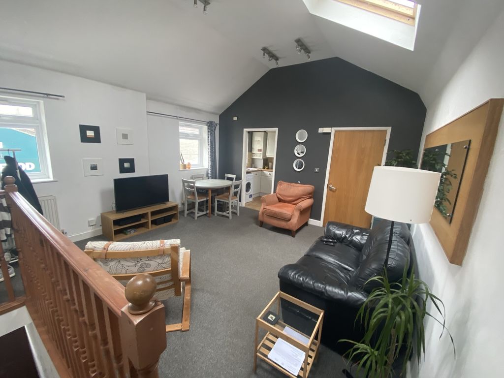 Property photo 1 of 8 Img_7984