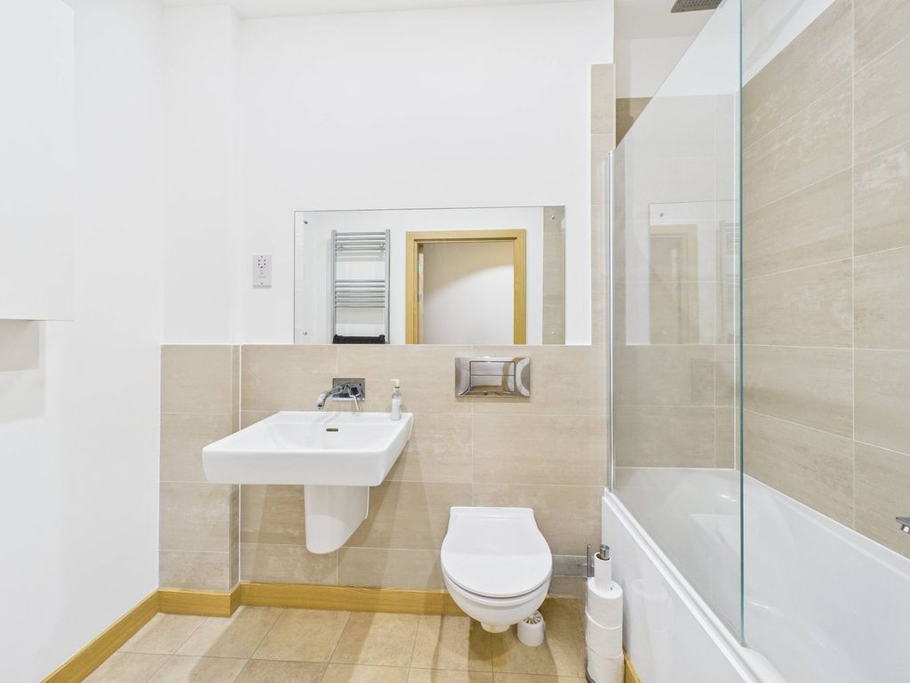 Additional image 7 of 2 bed flat for saleWalsworth Road, Hitchin SG4