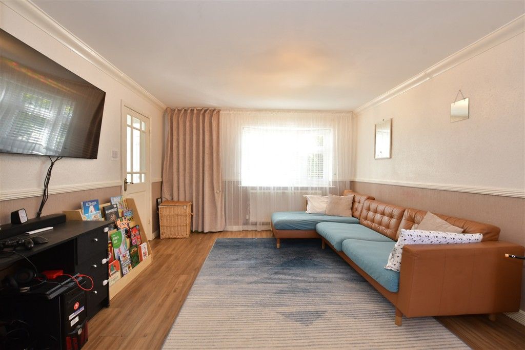 Property photo 2 of 11 Lounge/Dining Room