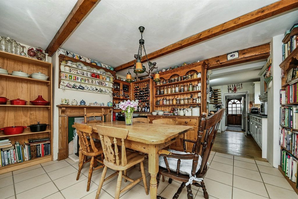 Property photo 3 of 19