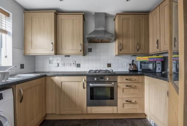 Property photo 3 of 16 Kitchen