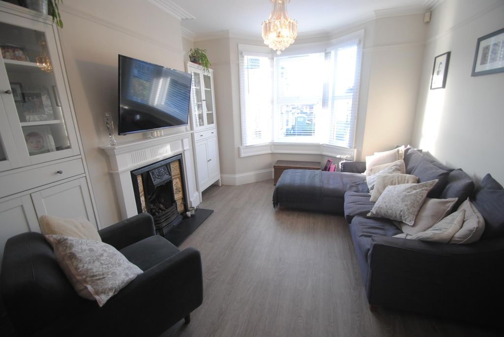 Property photo 2 of 13