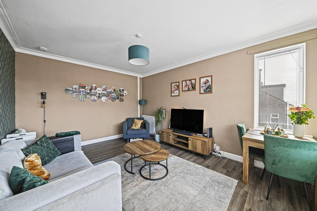 Property photo 3 of 23 35 Invergowrie Drive Dundee Dd2 1Rb 280926 Edit (2