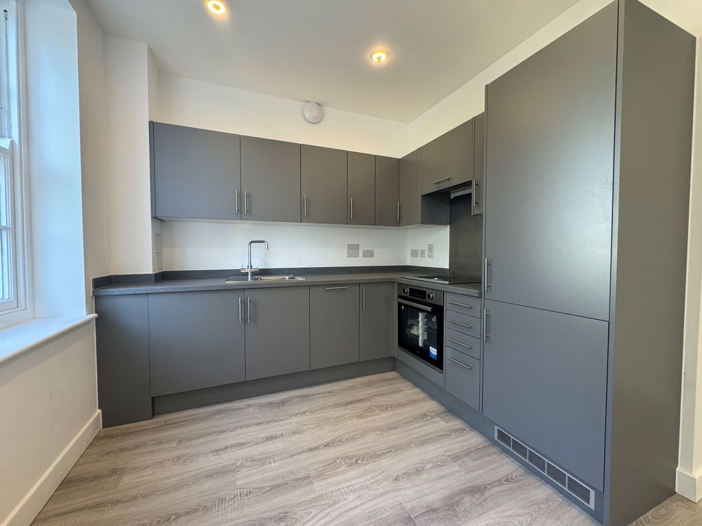 Property photo 3 of 6 Kitchen