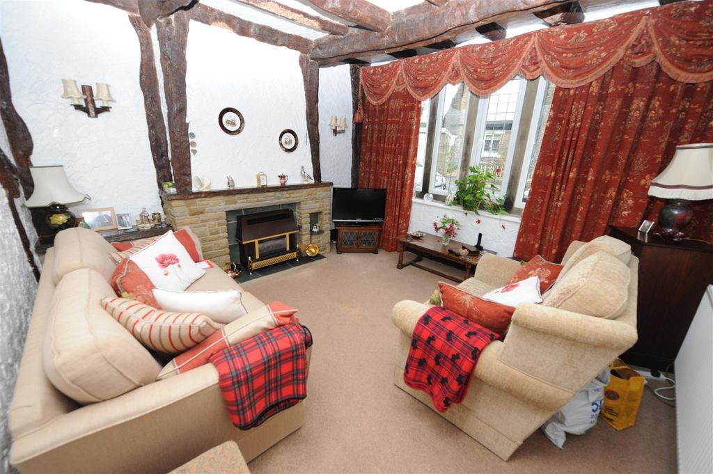 Property photo 2 of 18