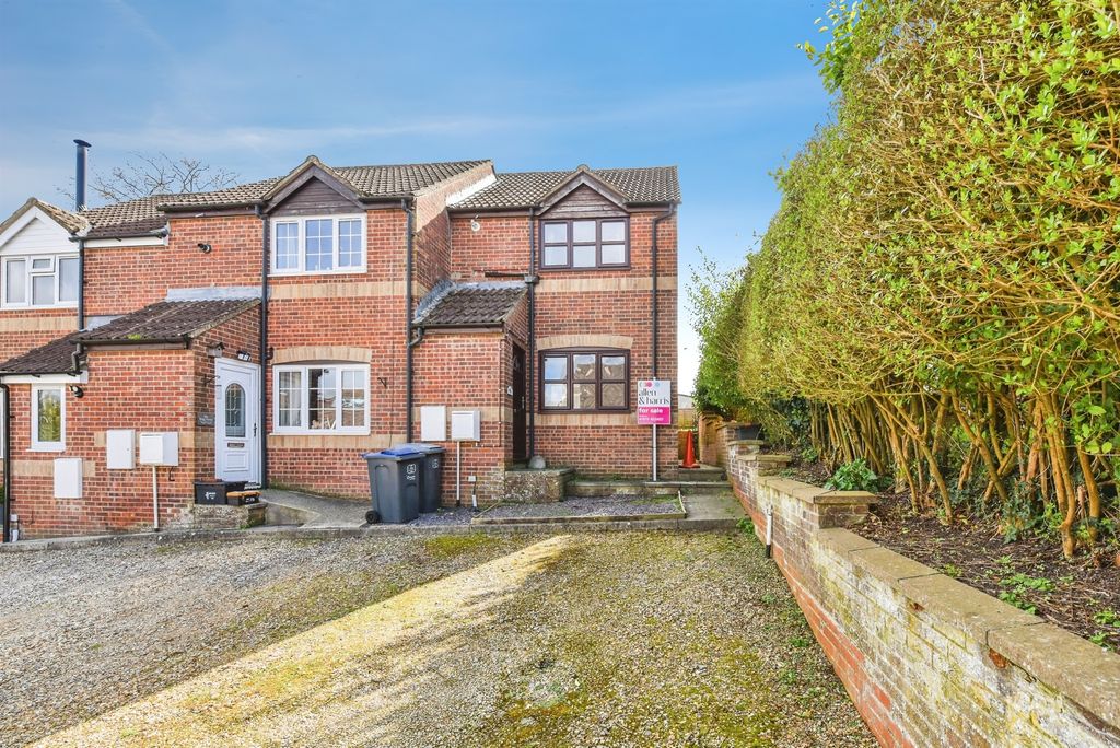 Property photo 1 of 9