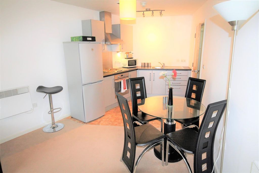 Property photo 2 of 11