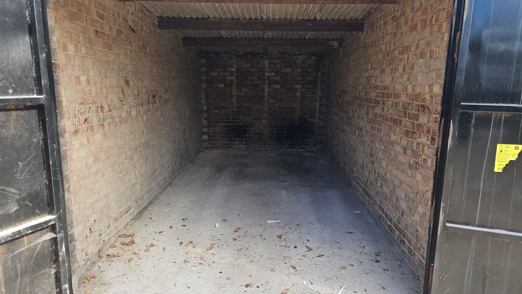 Property photo 3 of 4