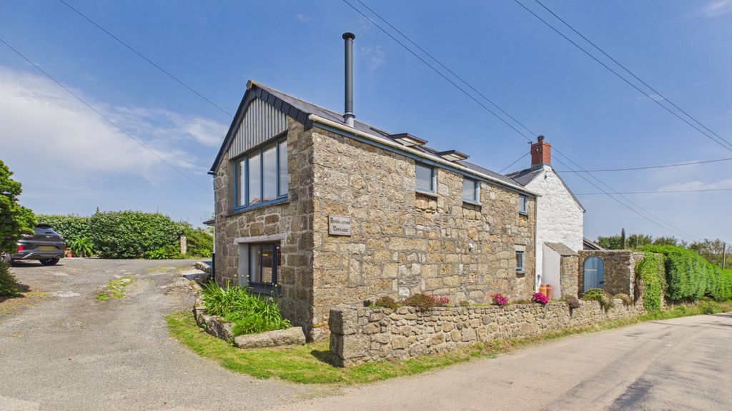 Property photo 1 of 37 4 Bedroom Semi Detached House For Sale