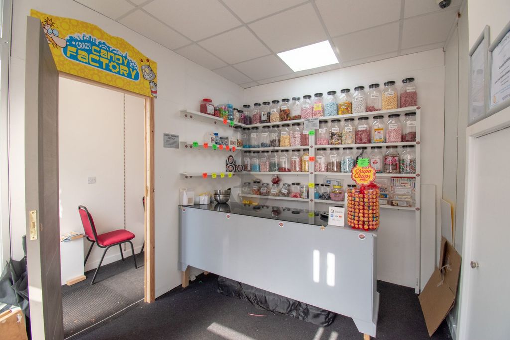 Property photo 2 of 8