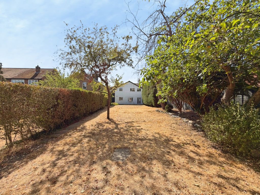 Property photo 2 of 15 5370082