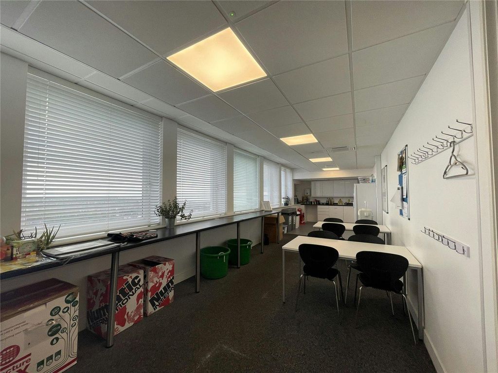 Property photo 3 of 11 Dbs250040_24.Jpg