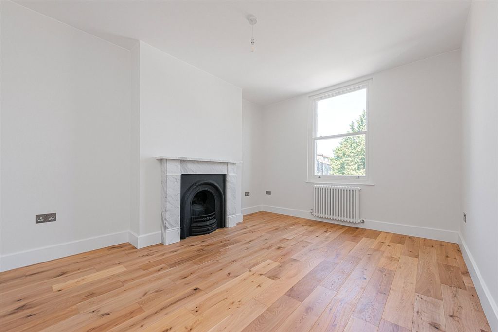 Property photo 2 of 14 Picture No. 03