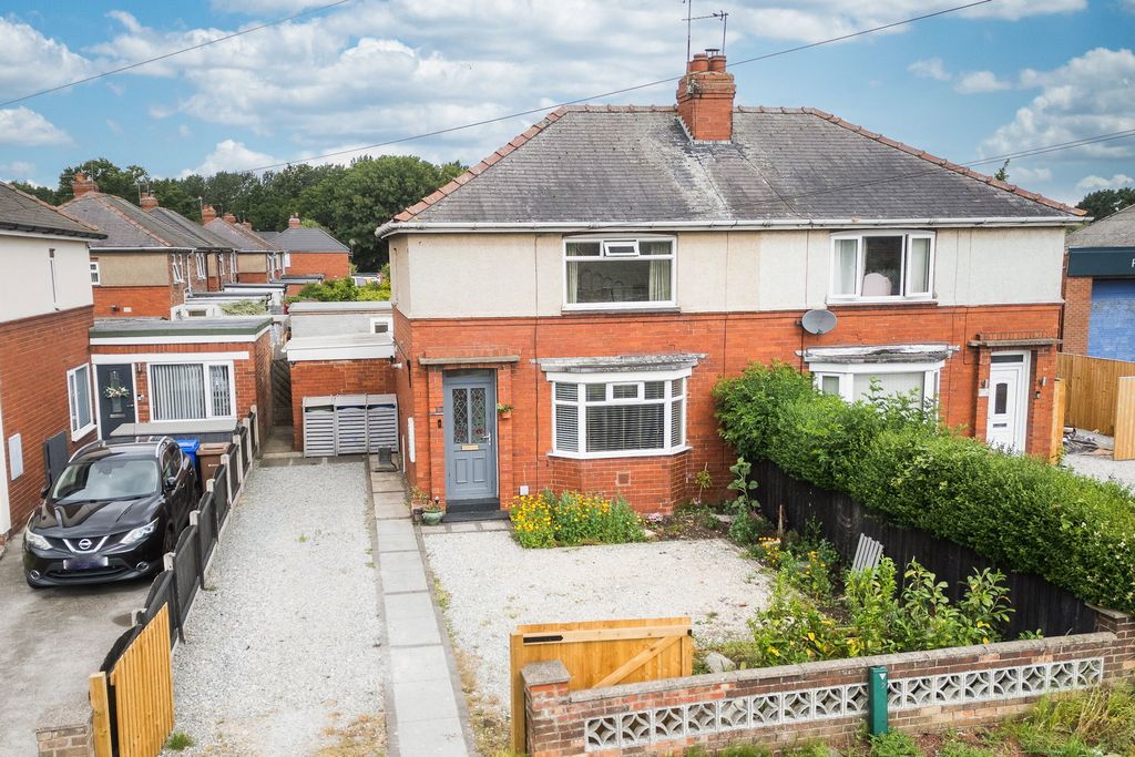 Property photo 1 of 27