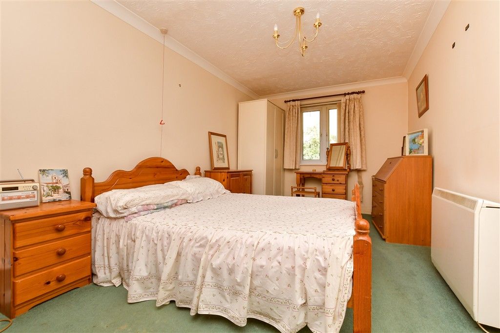 Property photo 2 of 15 Bedroom