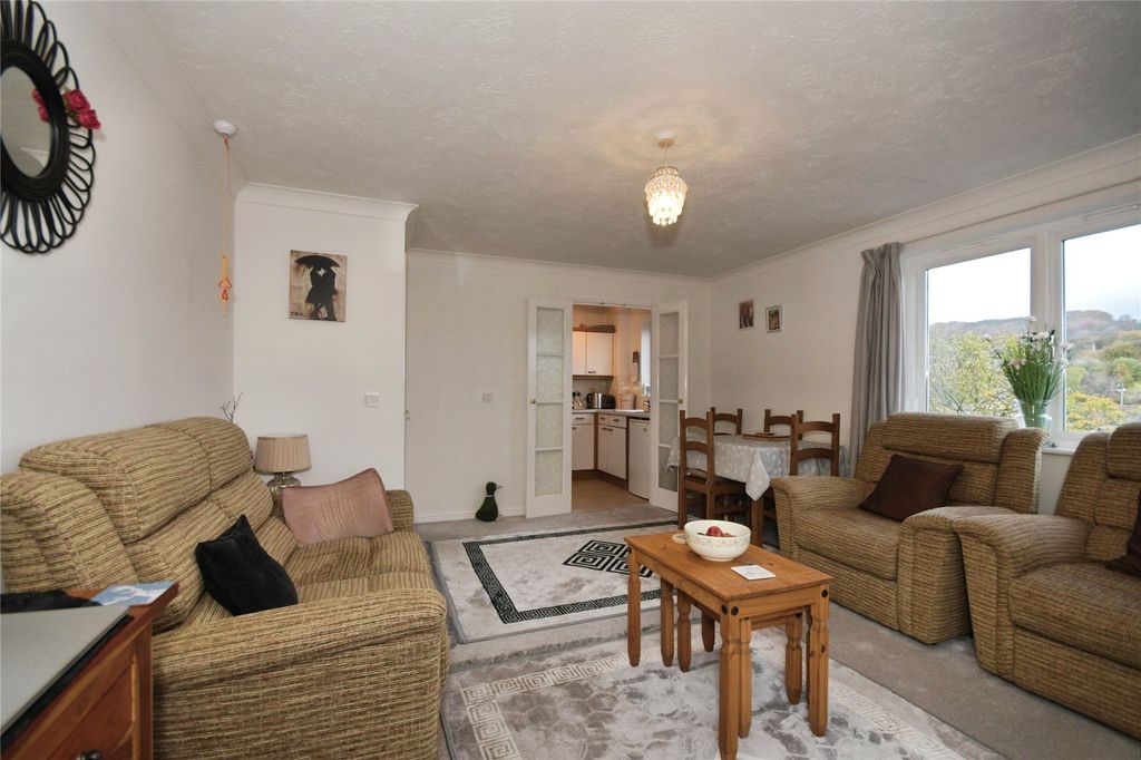 Property photo 3 of 10 Living Room