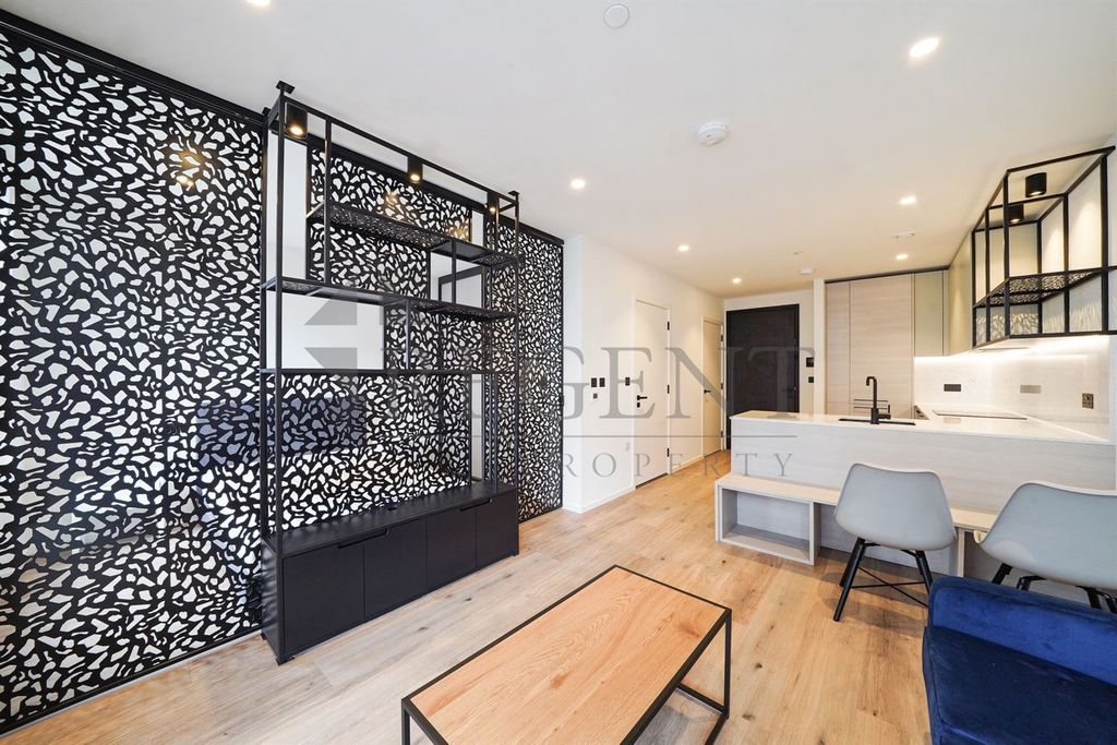 Property photo 2 of 16 Open Plan
