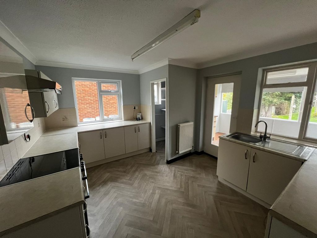 Property photo 2 of 15 Image